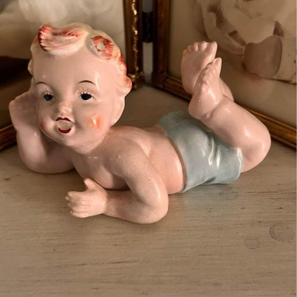 Vintage Ucagco Ceramic  Baby Figurine - Picture 2 of 4